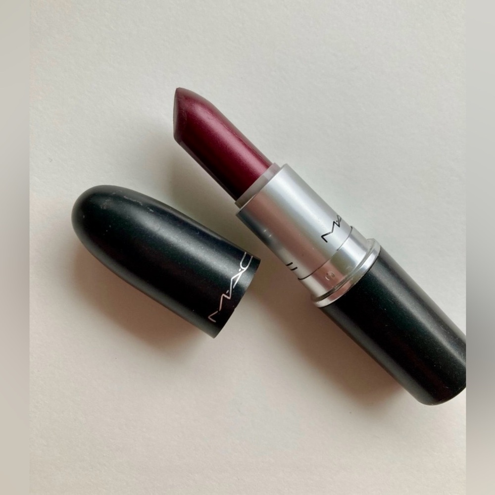 MAC LIPSTICK shade HIPSTER